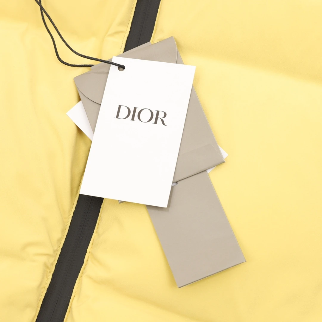 DIOR-Outwear-46-54-1080202512242094_7-1.webp