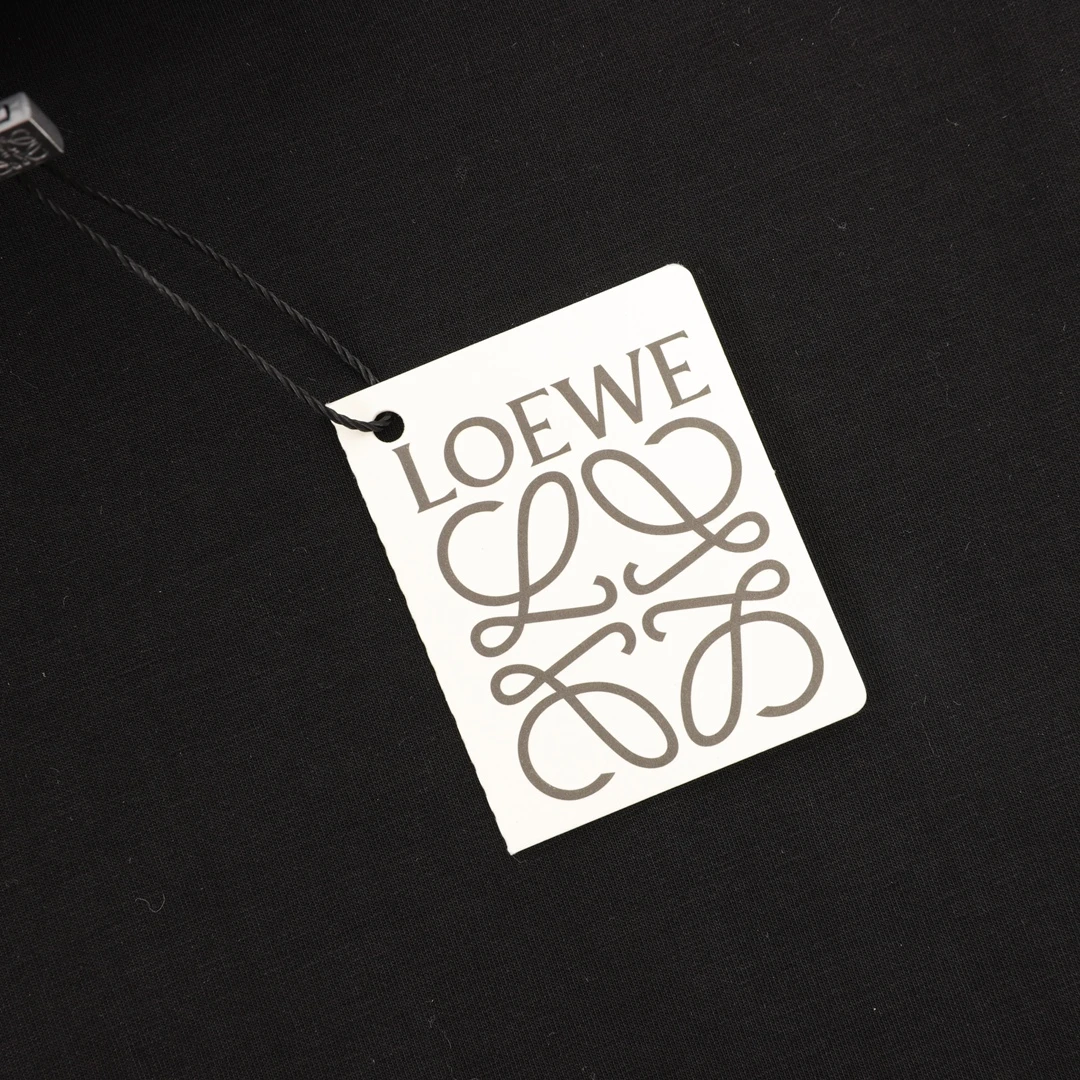 LOEWE-Outwear-S-XL-220202512243020_8-1.webp