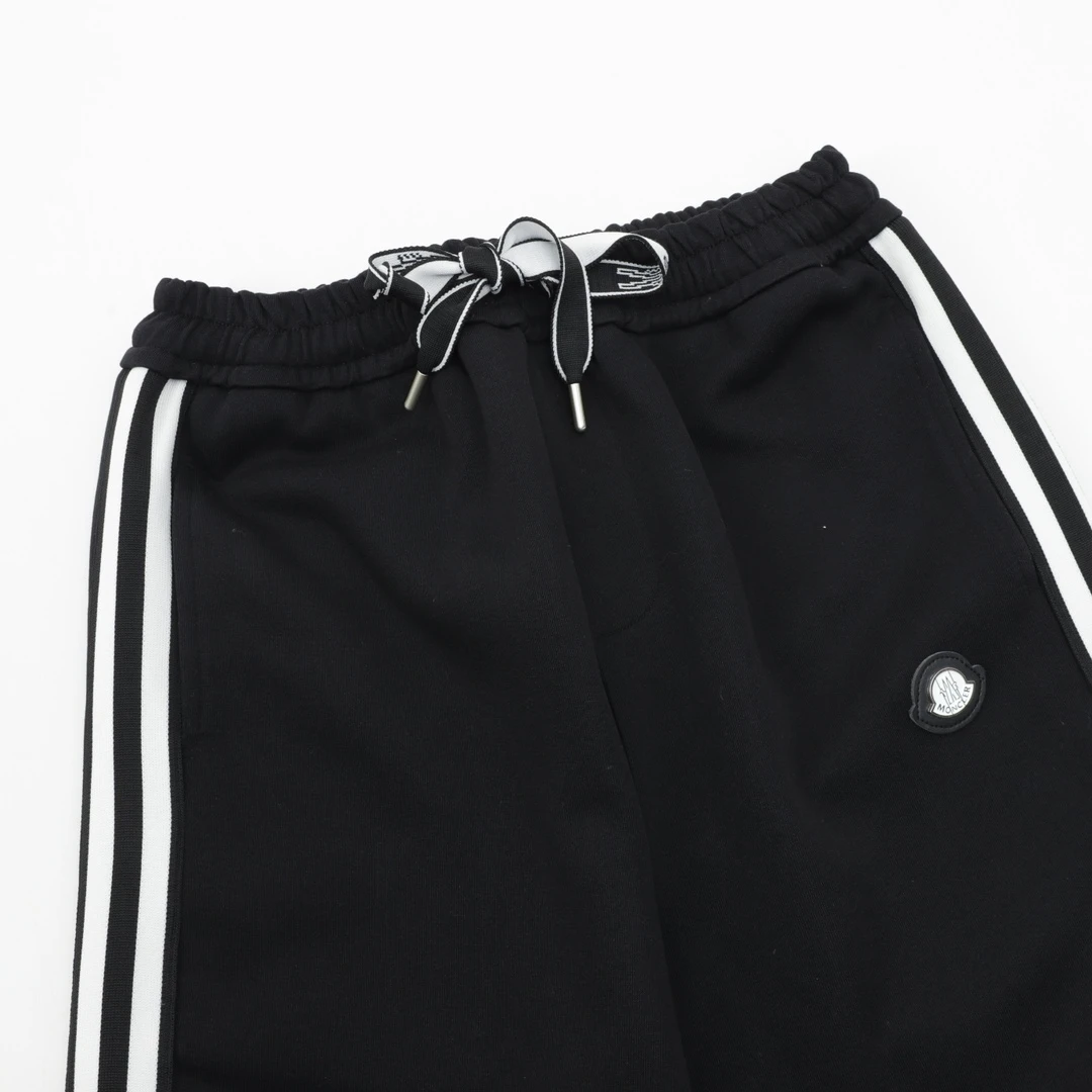 MONCLER-Bottomwear-S-XL-220202512244319_3.webp