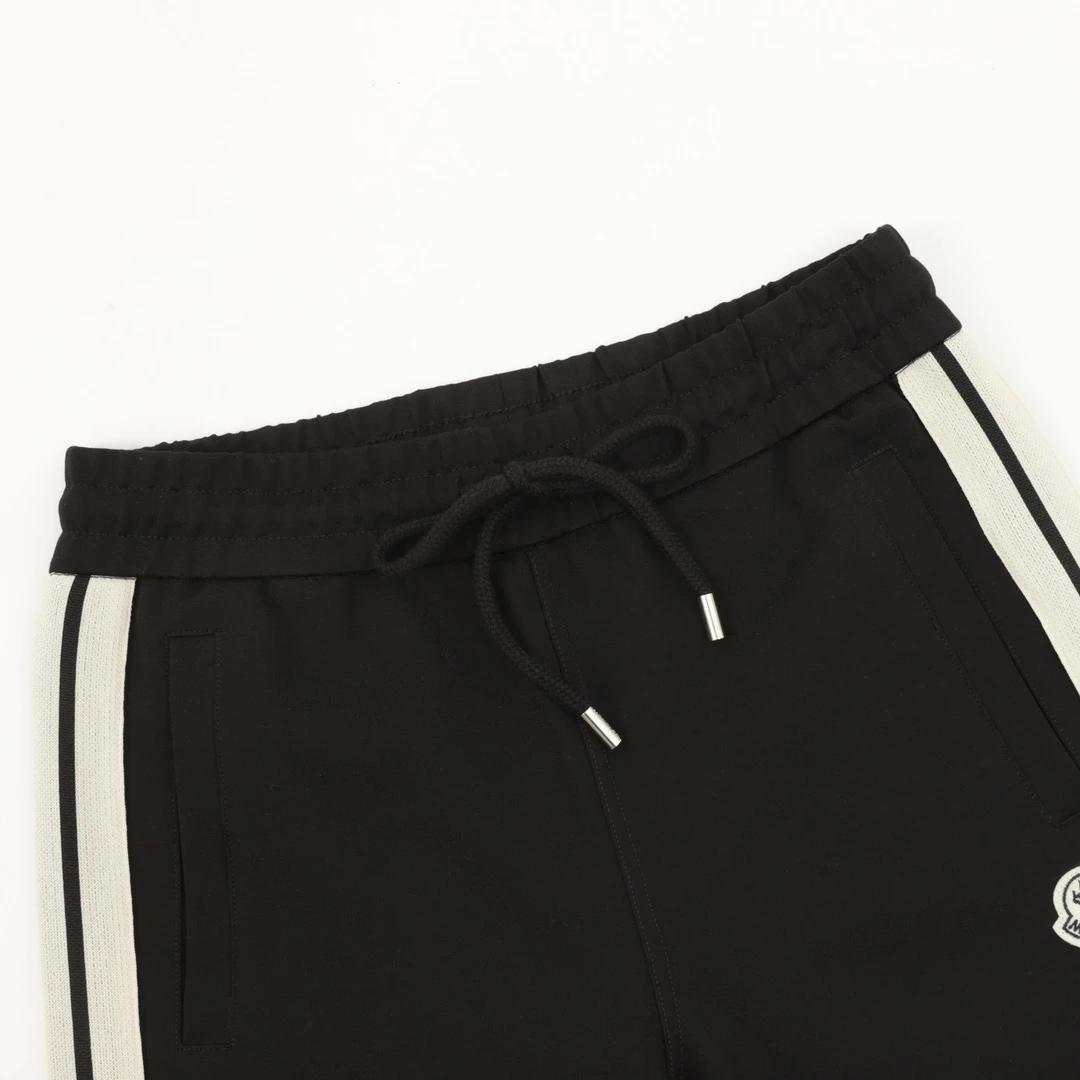 MONCLER-Bottomwear-S-XL-220202512244320_3.webp