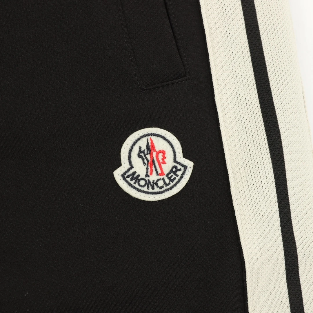 MONCLER-Bottomwear-S-XL-220202512244320_4.webp
