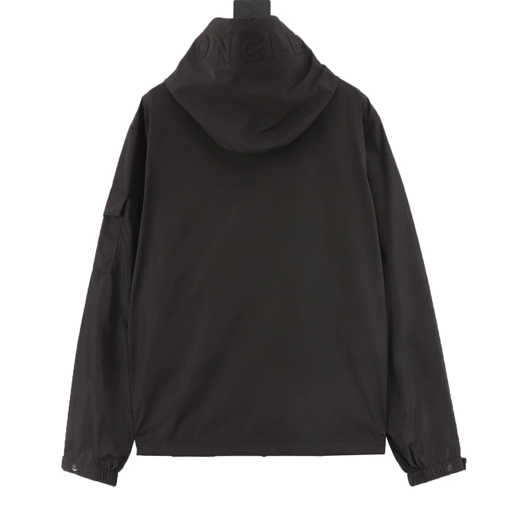 MONCLER-Outwear-1-4-330202512244376_2.webp