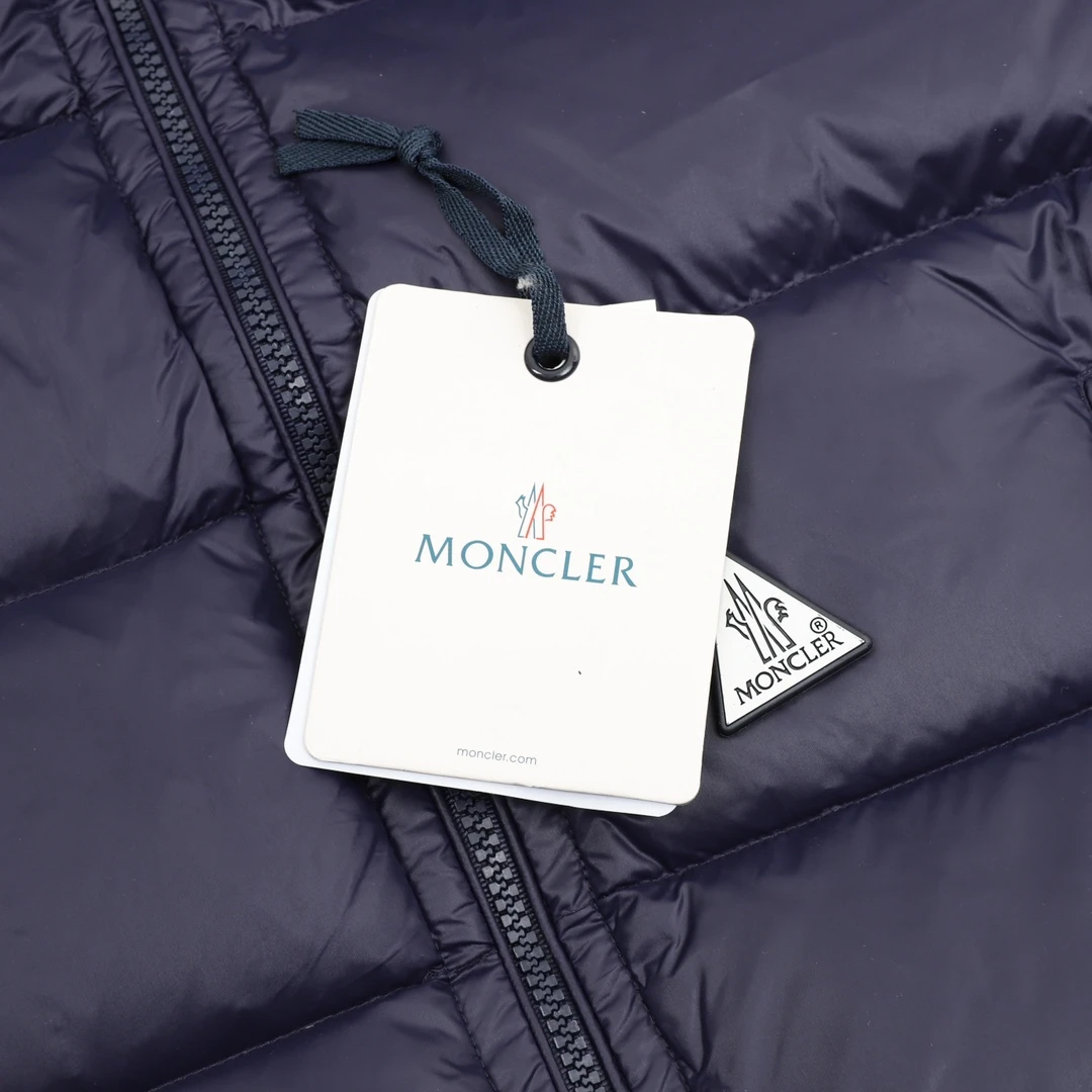 MONCLER-Outwear-1-4-340202512244378_8.webp