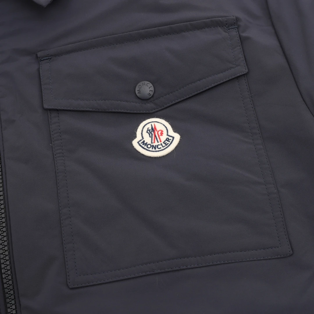 MONCLER-Outwear-1-4-520202512244391_4.webp