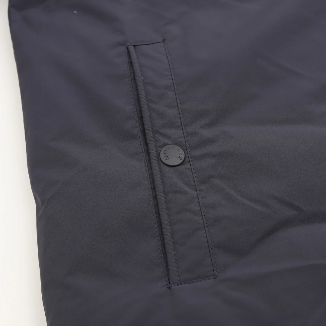MONCLER-Outwear-1-4-520202512244391_7.webp