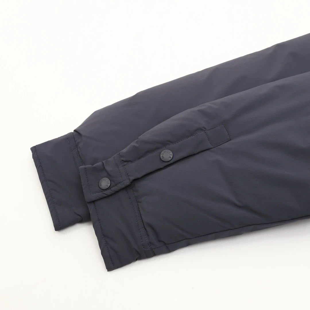 MONCLER-Outwear-1-4-520202512244391_8.webp