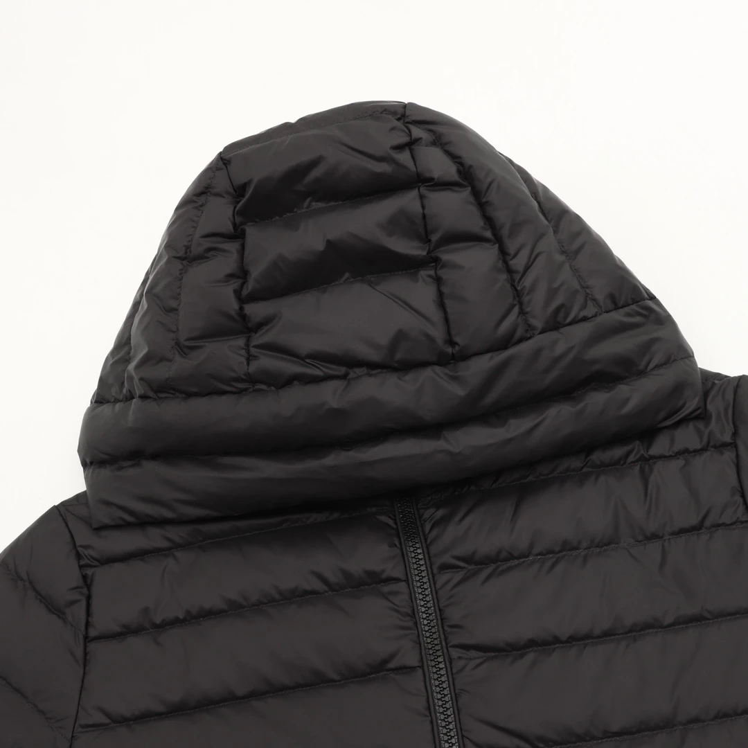 MONCLER-Outwear-1-4-550202512244393_3.webp