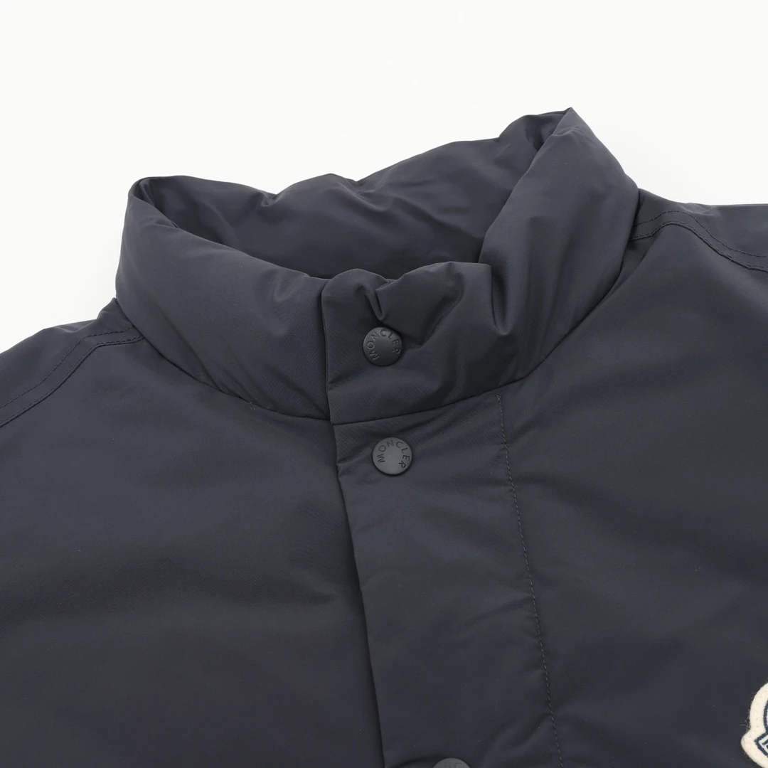 MONCLER-Outwear-1-4-560202512244395_3.webp