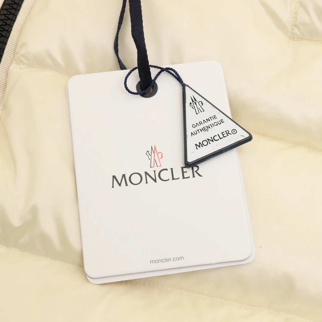 MONCLER-Outwear-1-4-680202512244406_8.webp