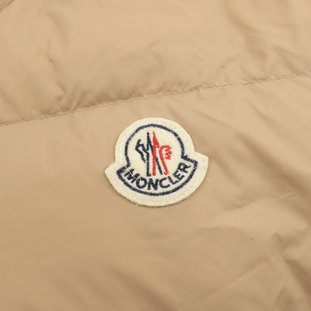 MONCLER-Outwear-1-4-740202512244413_7.webp