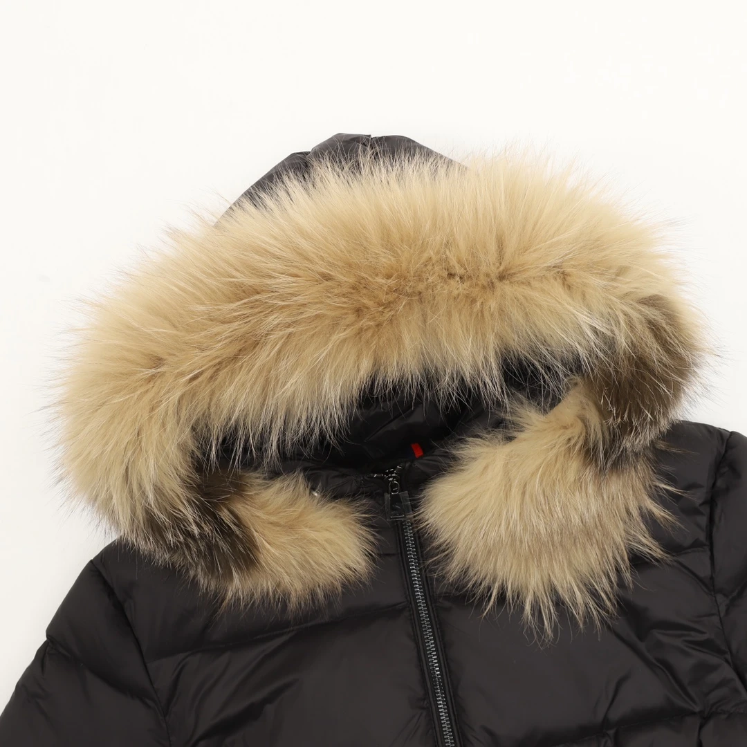 MONCLER-Outwear-1-4-740202512244414_3.webp