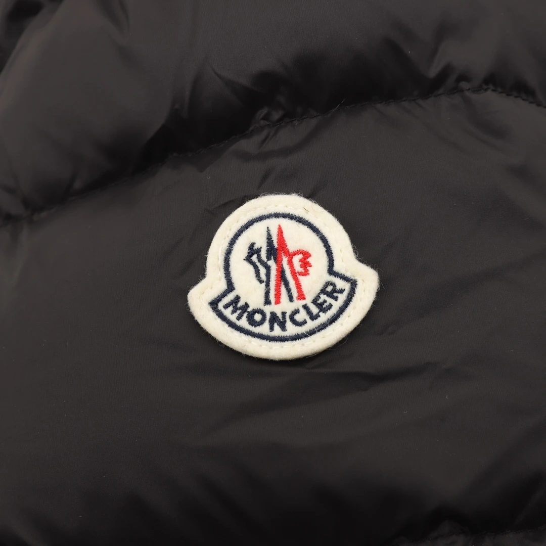 MONCLER-Outwear-1-4-740202512244414_7.webp