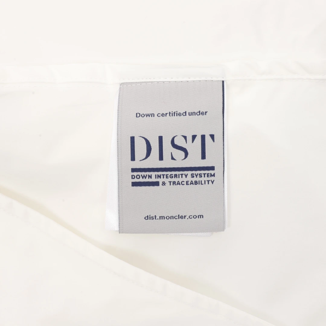 MONCLER-Outwear-1-5-240202512244416_9.webp
