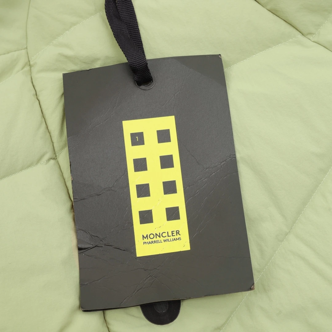 MONCLER-Outwear-1-5-630202512244444_8.webp