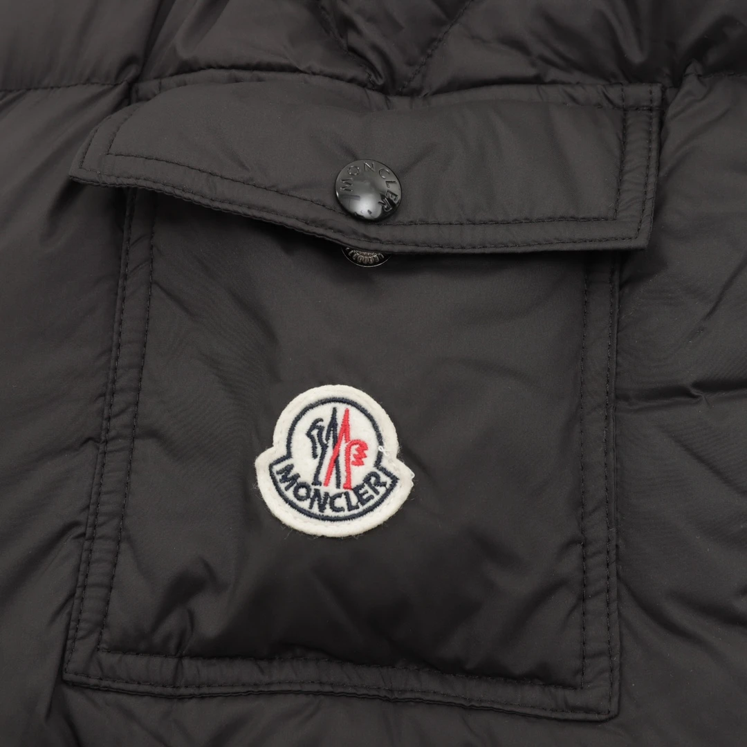 MONCLER-Outwear-1-5-700202512244454_6.webp
