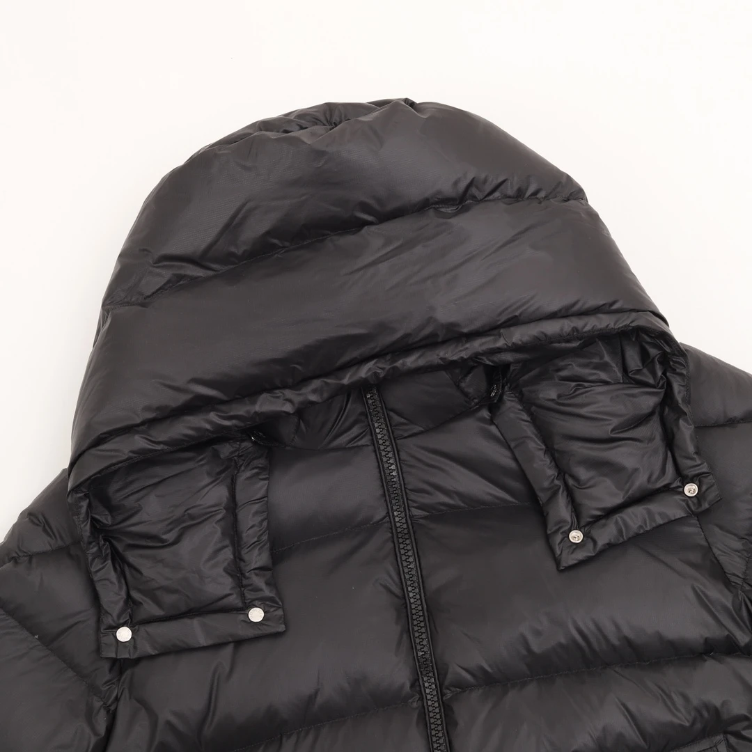 MONCLER-Outwear-1-5-720202512244457_3.webp
