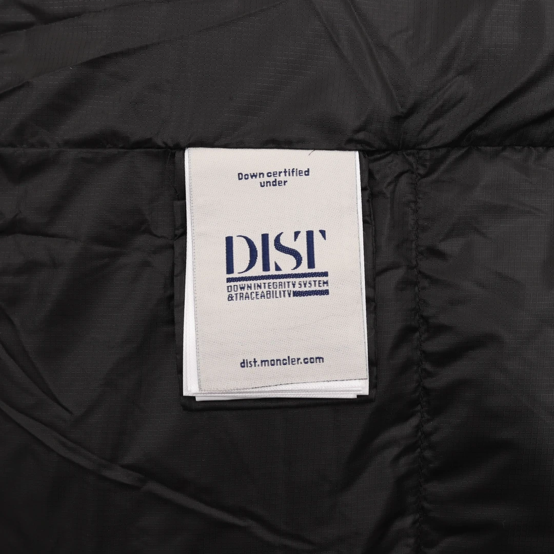 MONCLER-Outwear-1-5-720202512244457_9.webp