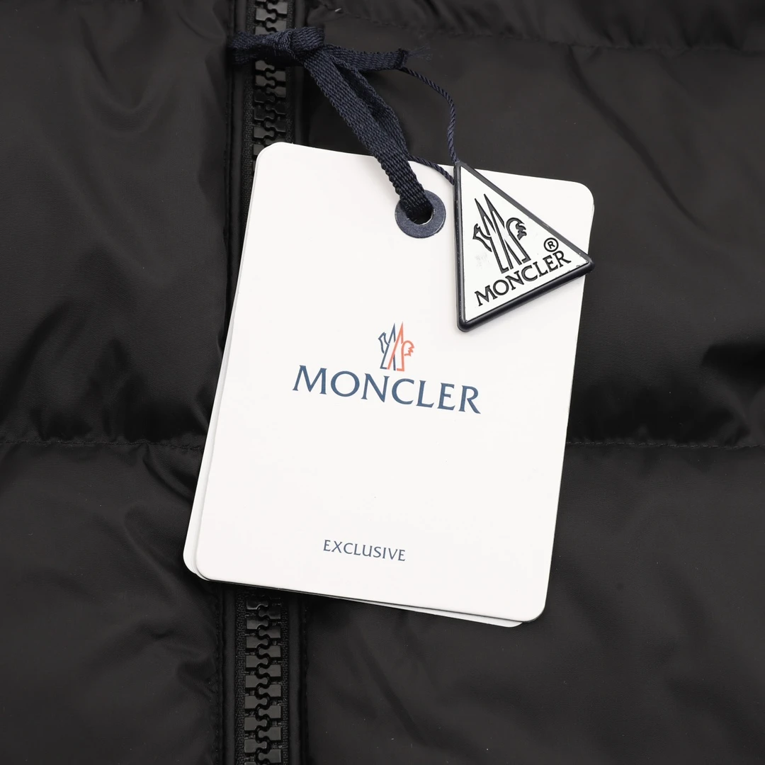 MONCLER-Outwear-1-6-700202512244467_8.webp