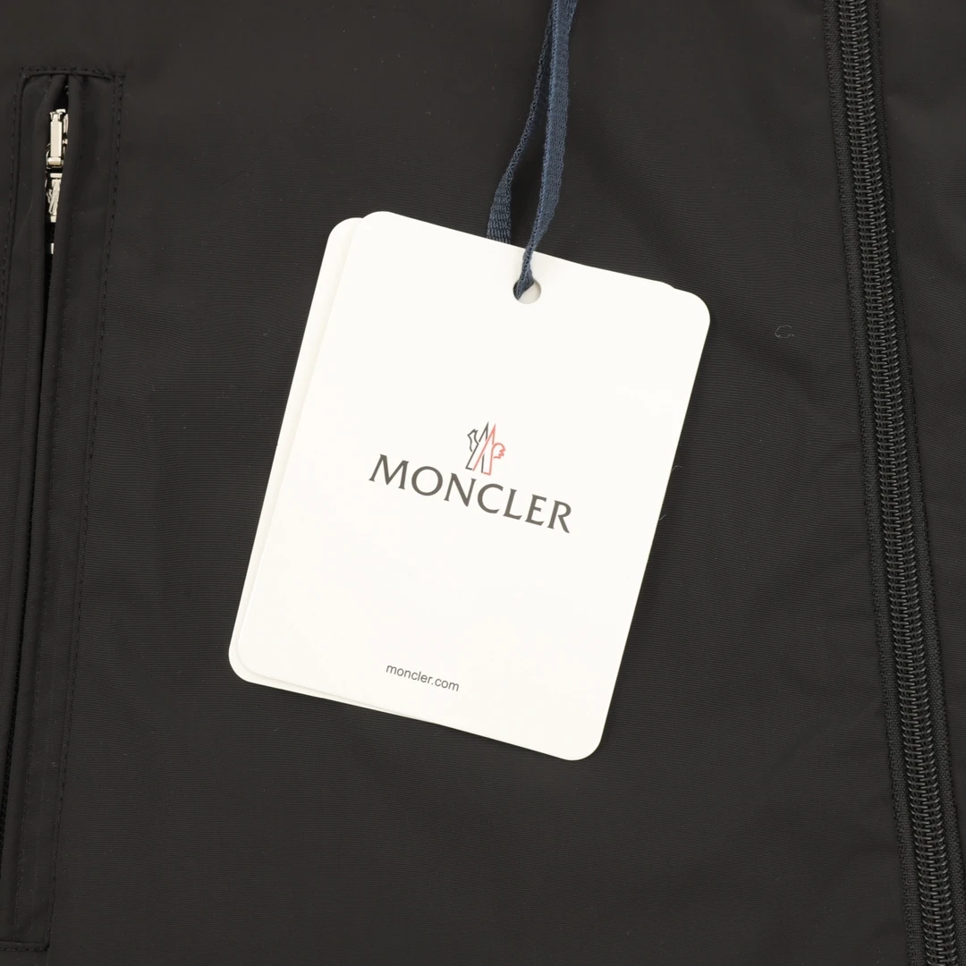 MONCLER-Outwear-2-5-260202512244469_5.webp