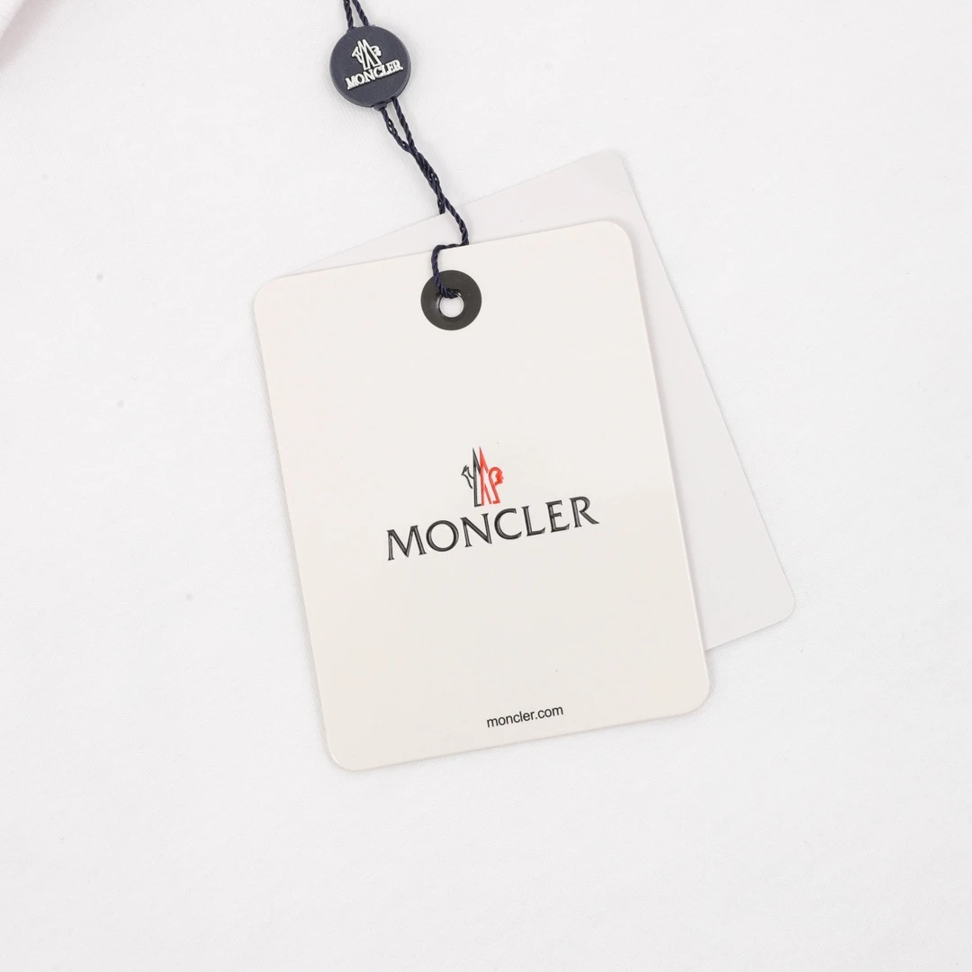 MONCLER-Topwear-S-L-80202512244560_5.webp