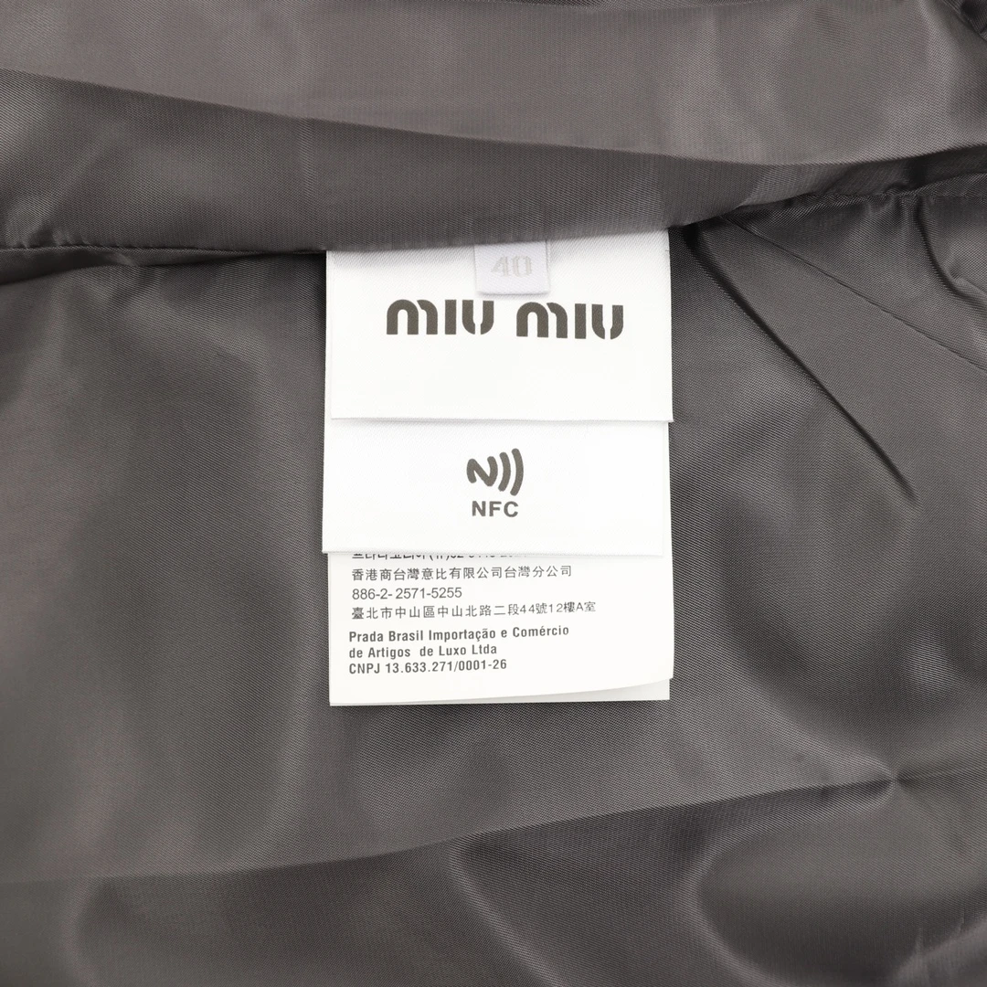 Miu-Miu-Outwear-38-44-330202512244708_9.webp