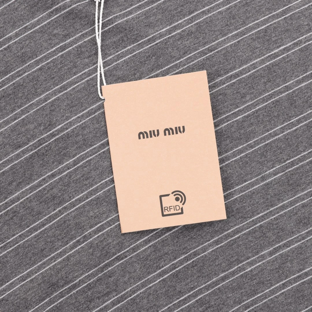 Miu-Miu-Topwear-36-40-200202512244751_6.webp