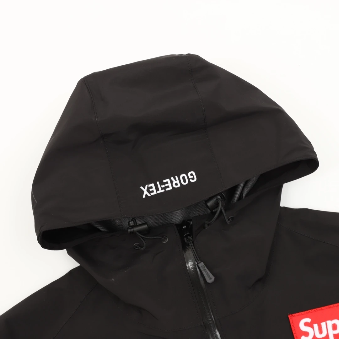SUPREME-Outwear-S-XL-530202512245623_3.webp