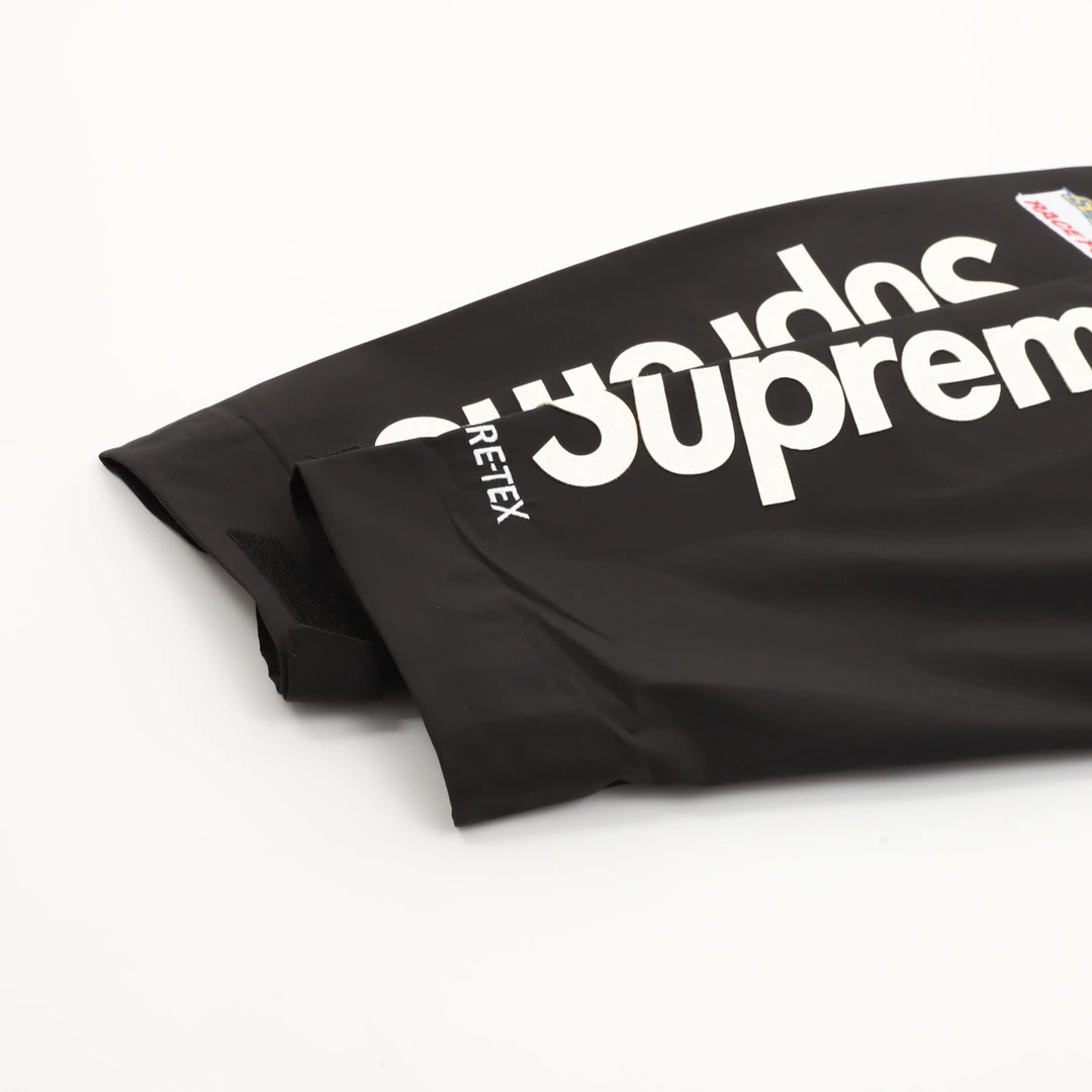 SUPREME-Outwear-S-XL-530202512245623_8.webp