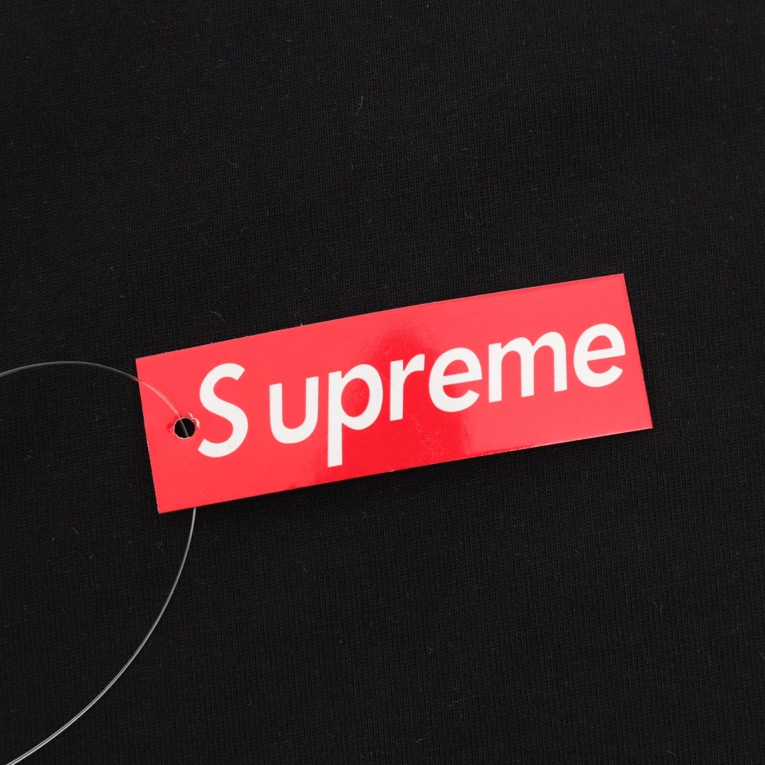 SUPREME-Topwear-S-XL-80202512245637_8.webp