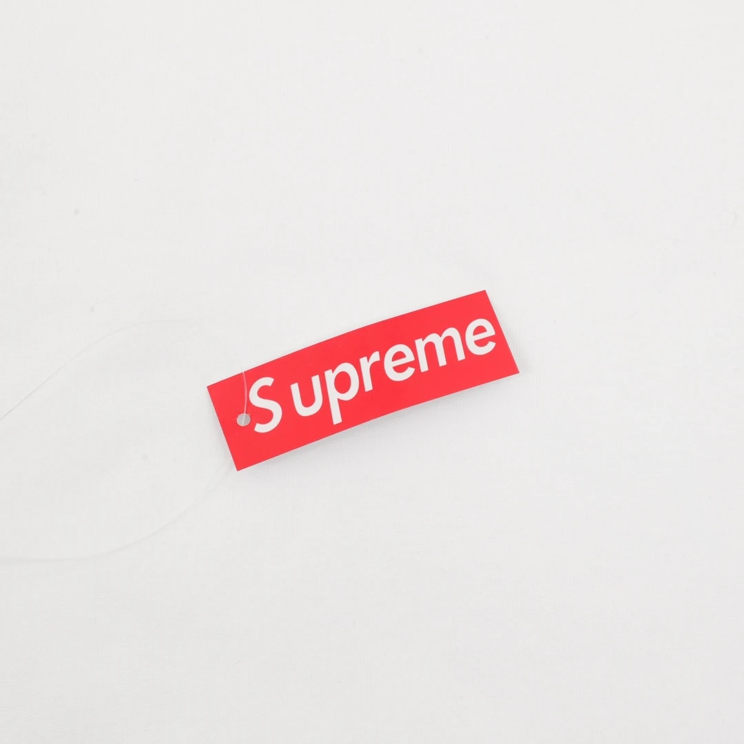 SUPREME-Topwear-S-XL-80202512245644_5.webp