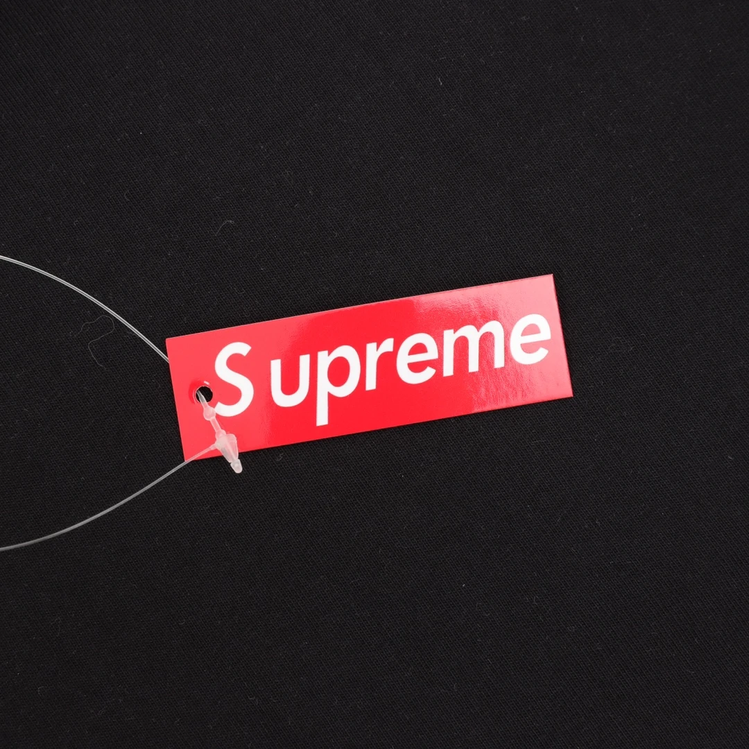 SUPREME-Topwear-S-XL-80202512245657_7.webp