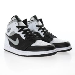 Alternative view of Air Jordan 1 High Sneakers 554724-073