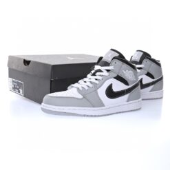 Alternative view of Air Jordan 1 High Sneaker 554724-078