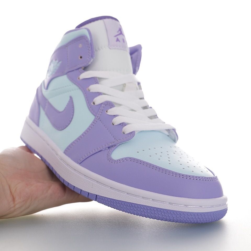 Alternative view of Air Jordan 1 High Sneaker 554724-500