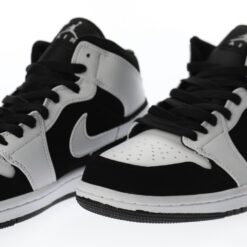Alternative view of Air Jordan 1 High Sneaker 554742-113