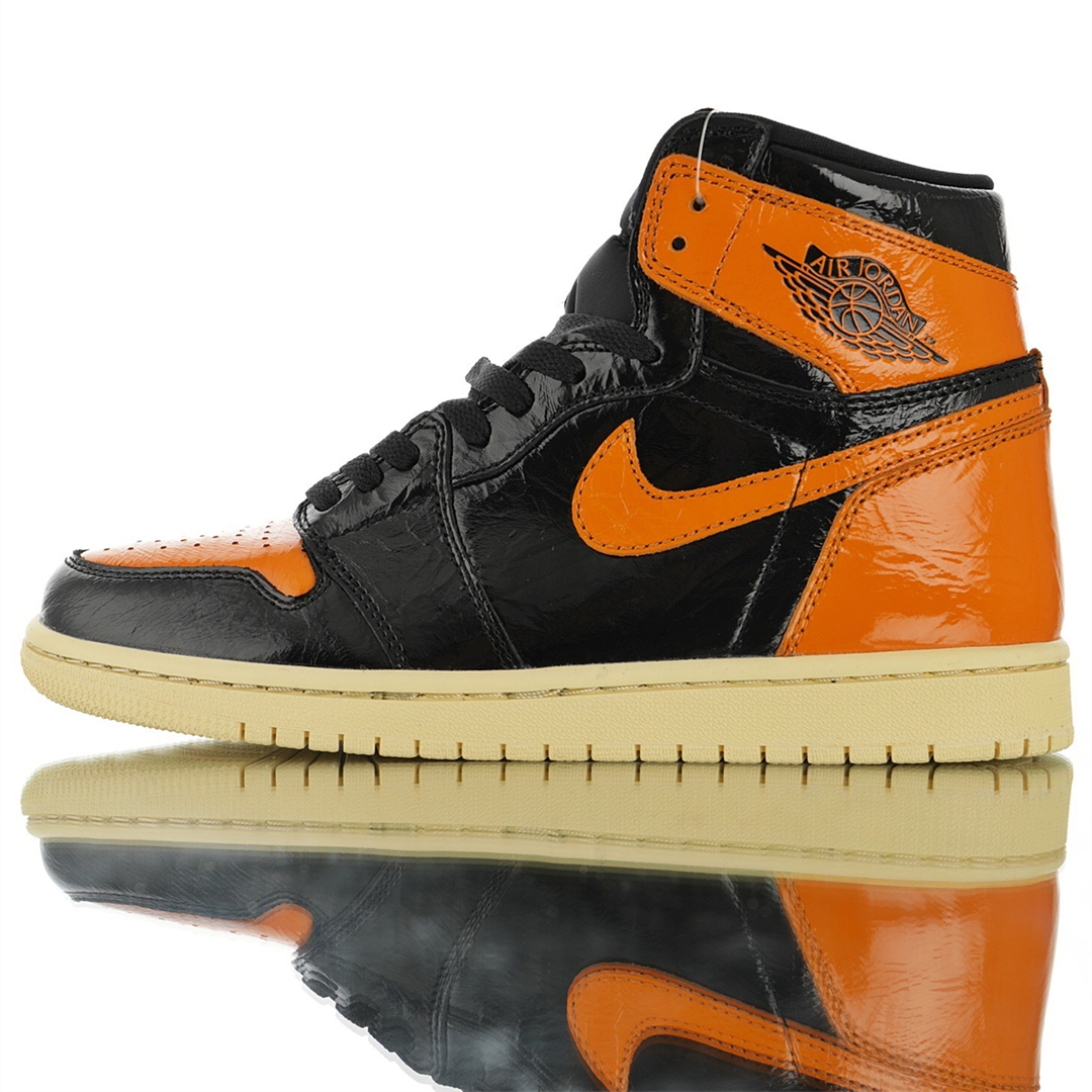 Air Jordan 1 High Sneaker 555088-028