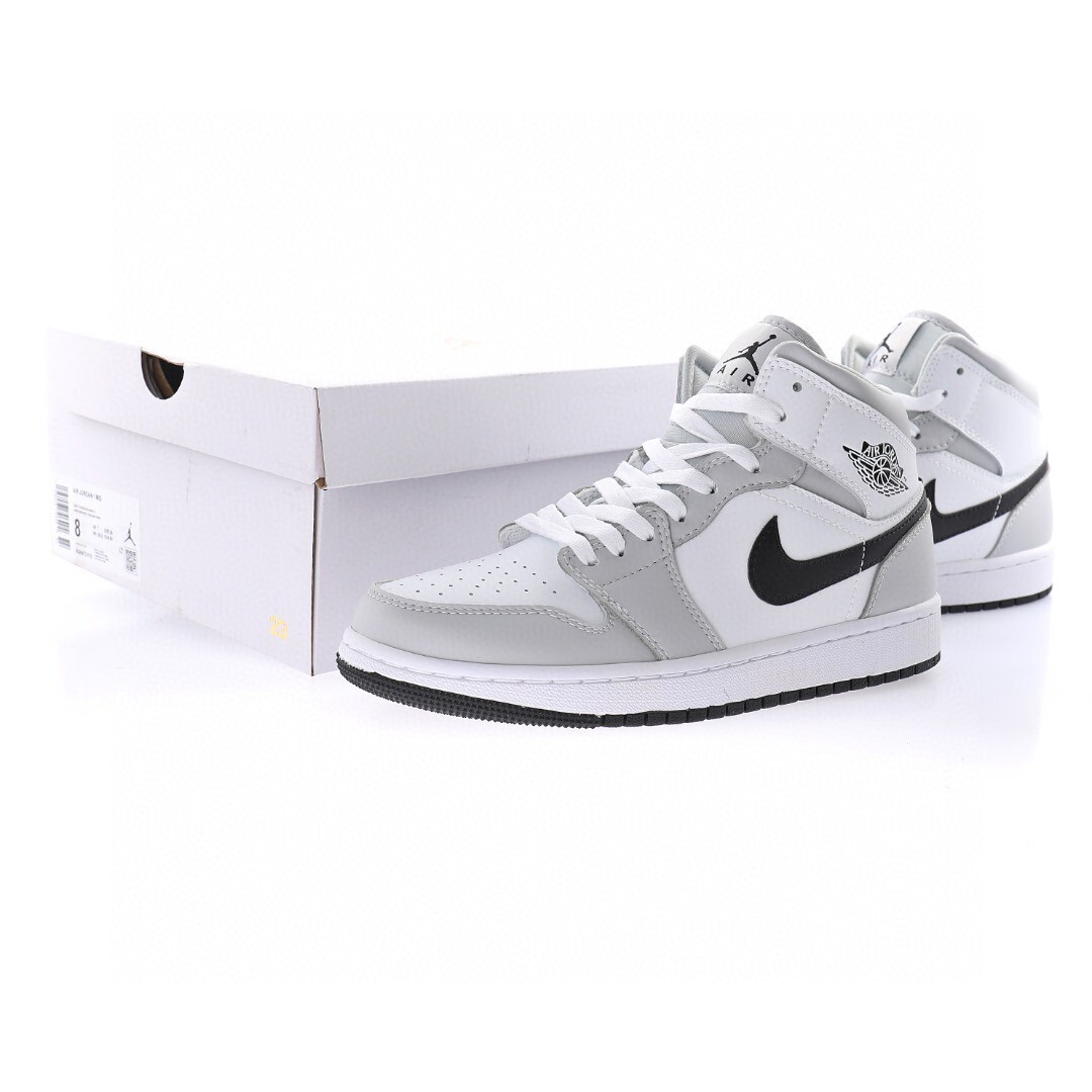 Alternative view of Air Jordan 1 High Sneaker BQ6472-015