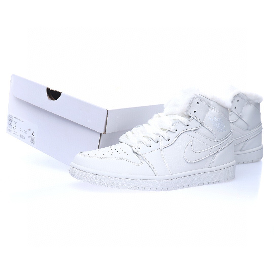 Alternative view of Air Jordan 1 High Sneaker BQ6472-018