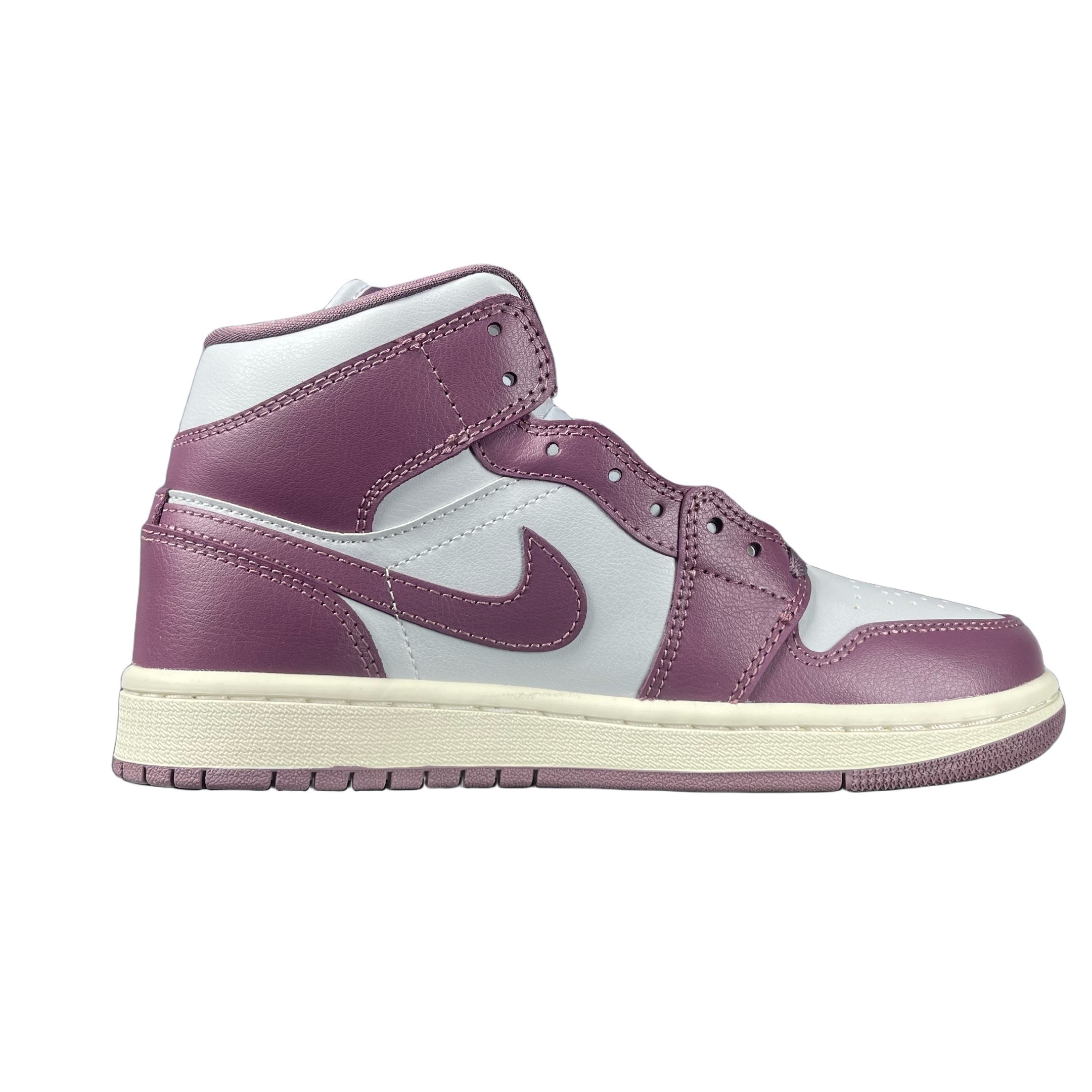 Alternative view of Air Jordan 1 High Sneaker BQ6472-050
