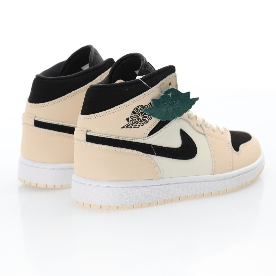 Alternative view of Air Jordan 1 High Sneaker BQ6472-800