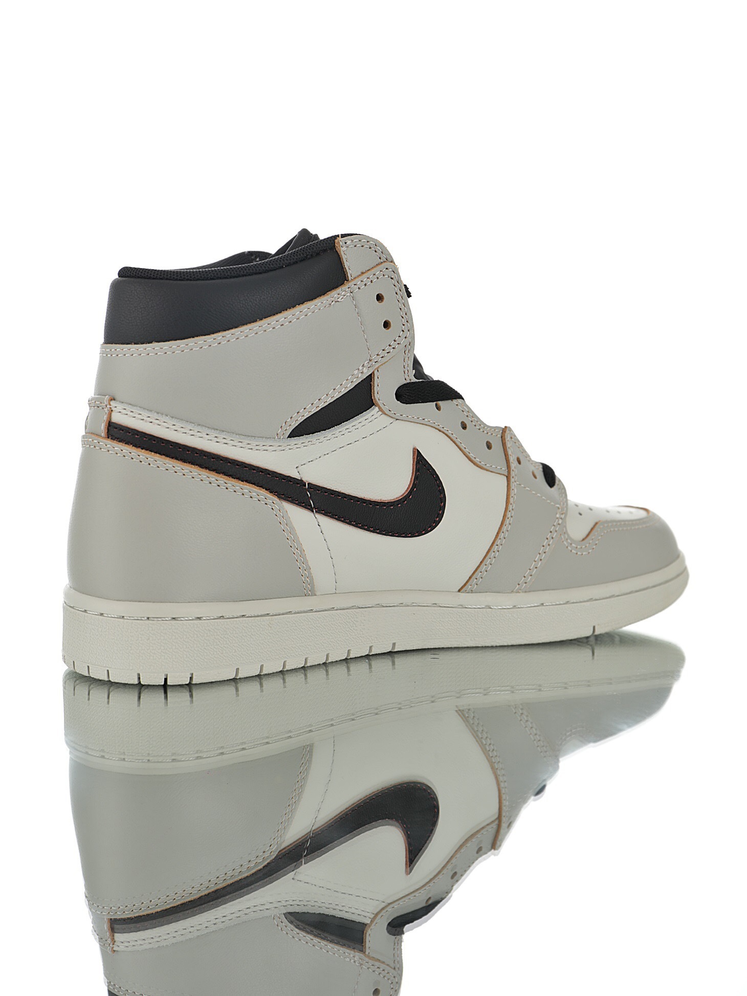 Alternative view of Air Jordan 1 High Sneaker CD6578-006