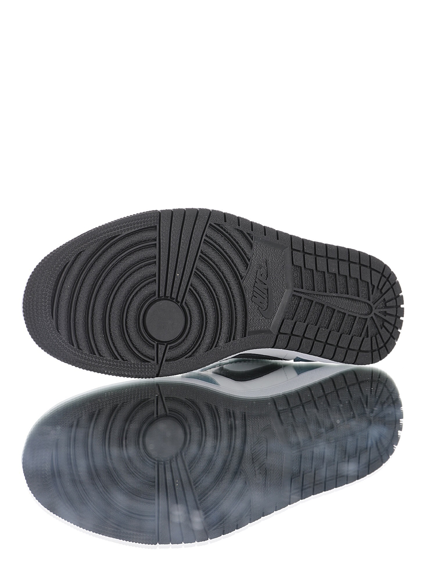 Alternative view of Air Jordan 1 High Sneaker CU2802-100