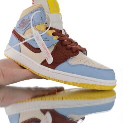 Alternative view of Air Jordan 1 High Sneaker CU2803-200