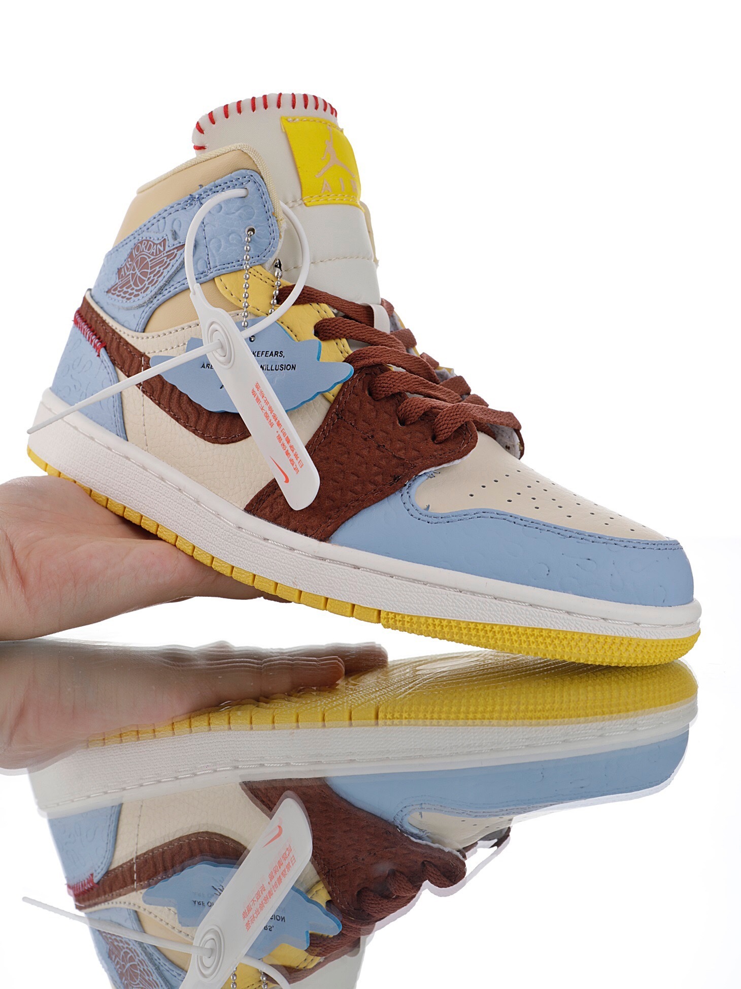 Alternative view of Air Jordan 1 High Sneaker CU2803-200