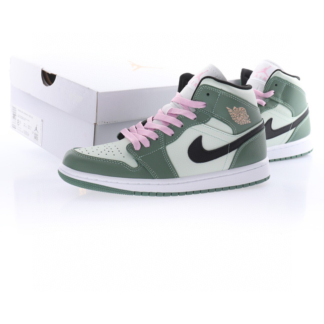 Alternative view of Air Jordan 1 High Sneaker CZ0774-300