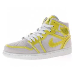 Alternative view of Air Jordan 1 High Sneaker DA5552-107