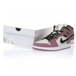 Alternative view of Air Jordan 1 High Sneaker DC7267-500