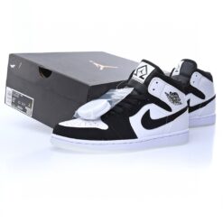 Alternative view of Air Jordan 1 High Sneaker DH6933-100