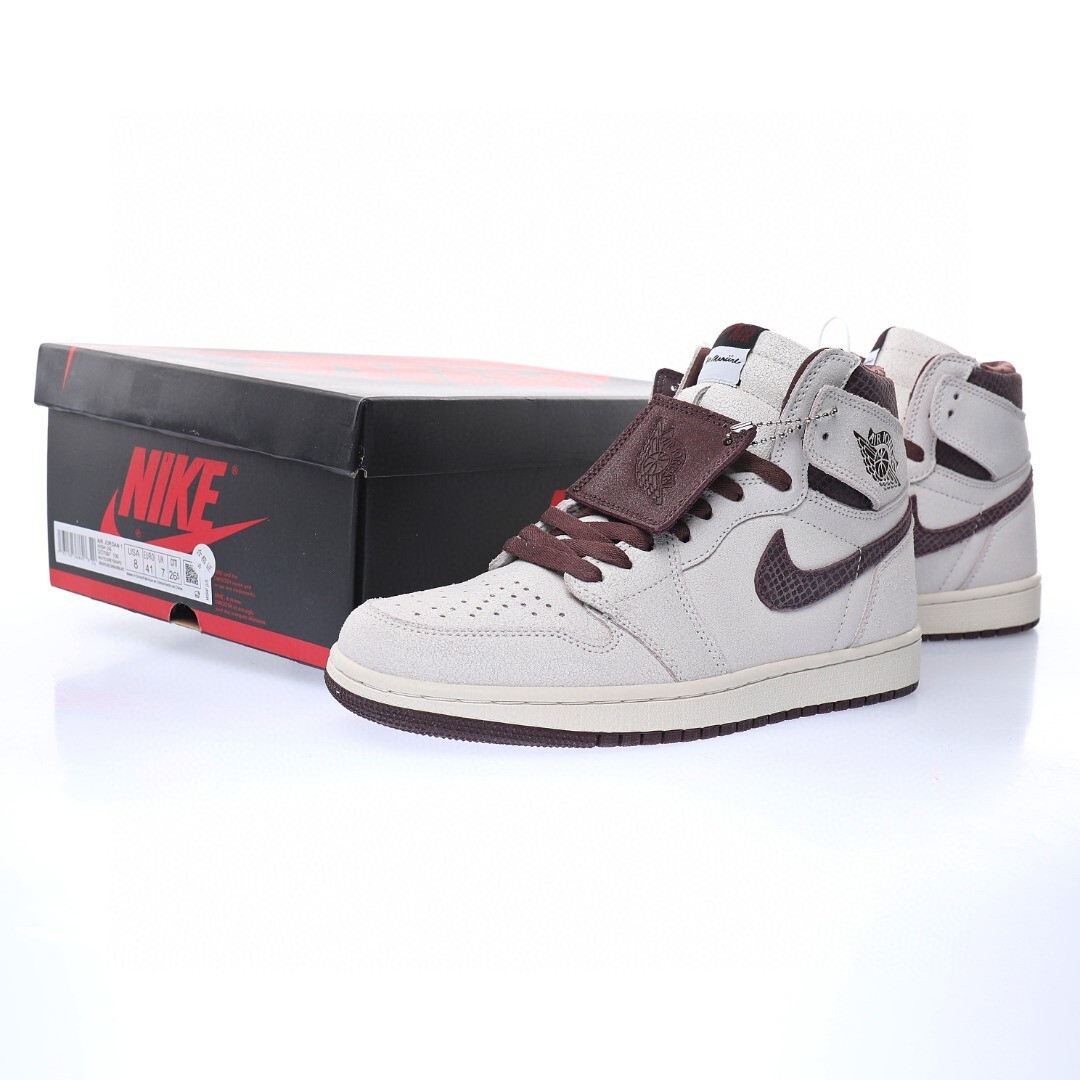 Alternative view of Air Jordan 1 High Sneaker DO7097-100