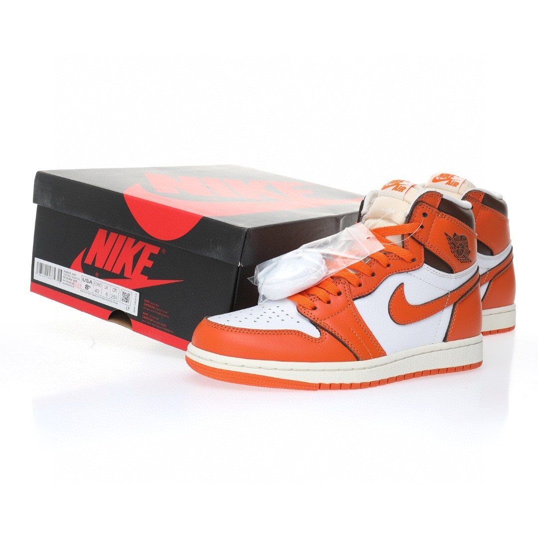 Alternative view of Air Jordan 1 High Sneaker DO9369-101